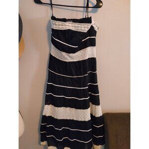Women's Ann Taylor summer dress.  Black and White.  Size 4